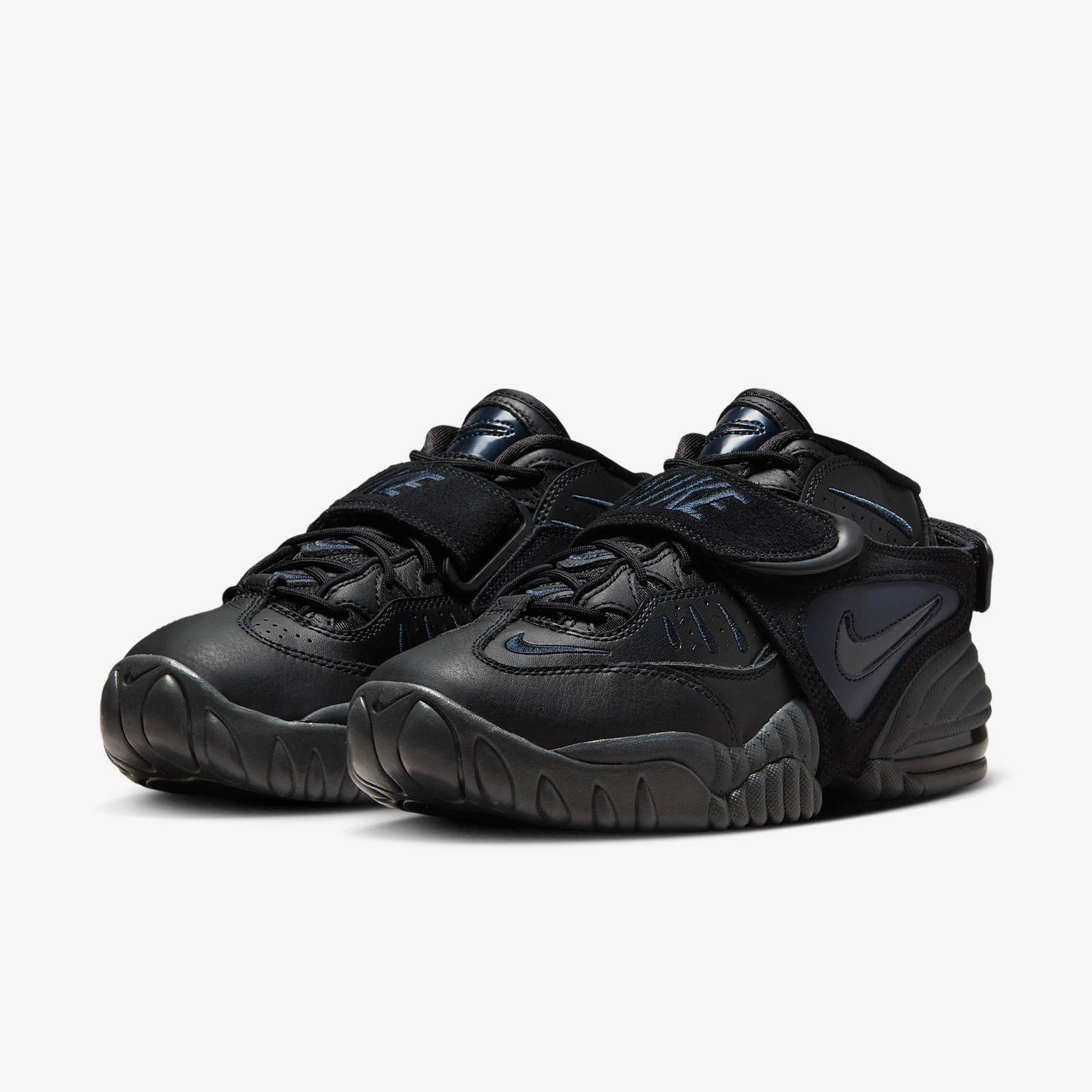 Nike Air Adjust Force
« Dark Obsidian »