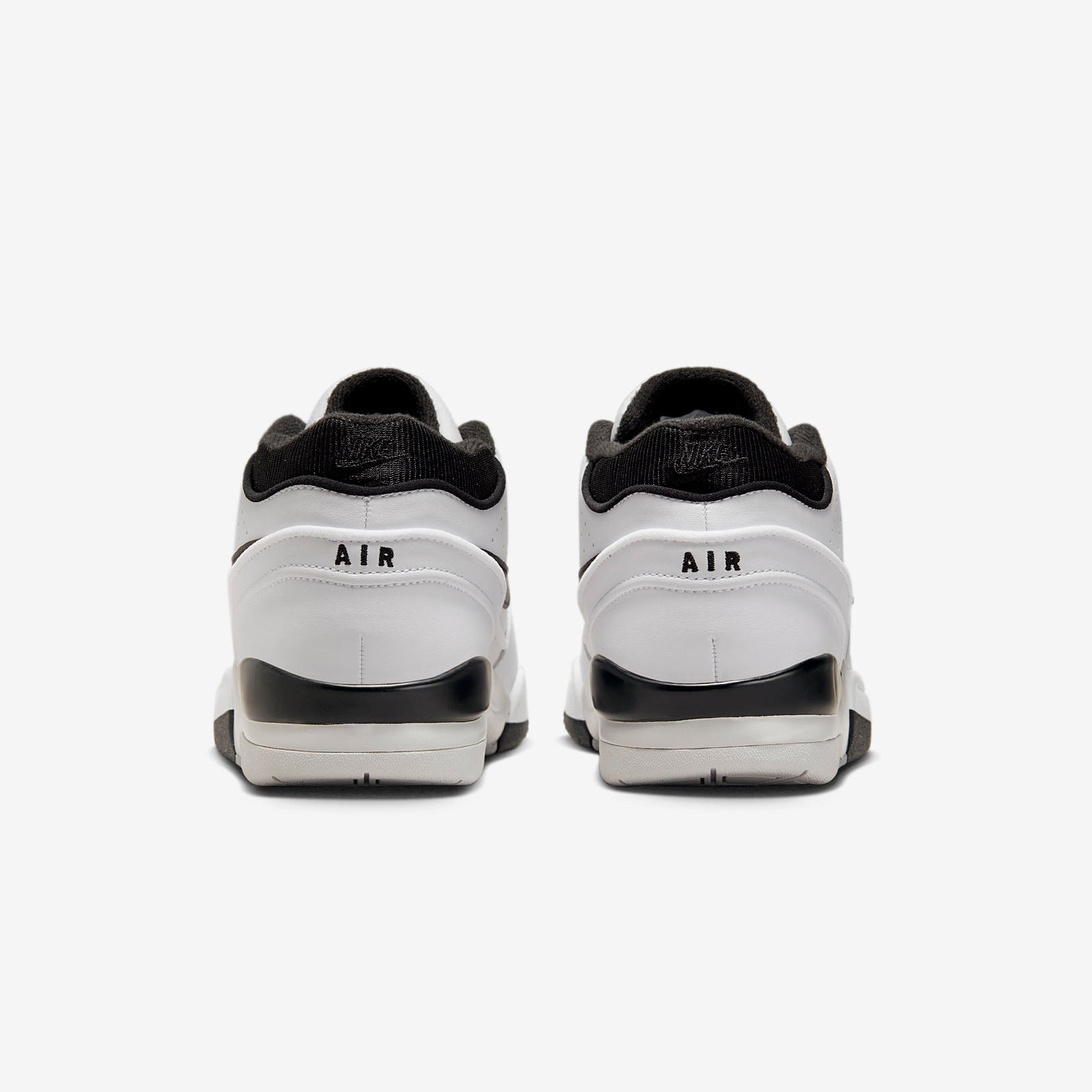 Billie x Nike
Air Alpha Force 88
Black / White