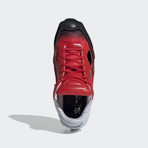 Adidas x Raf Simons
Replicant Ozweego
Blue / Red / Black