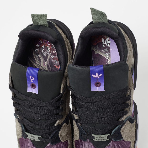 Packer Shoes x Adidas
ZX Torsion
« Mega Violet »
