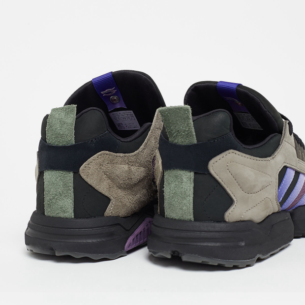 Packer Shoes x Adidas
ZX Torsion
« Mega Violet »
