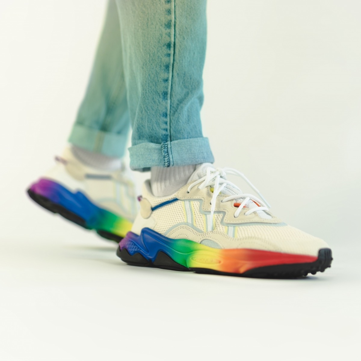 Adidas Ozweego
« Pride Pack »