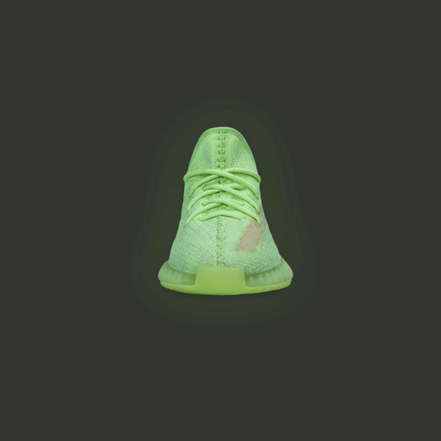 Adidas Yeezy Boost 350 V2
« Glow In The Dark »