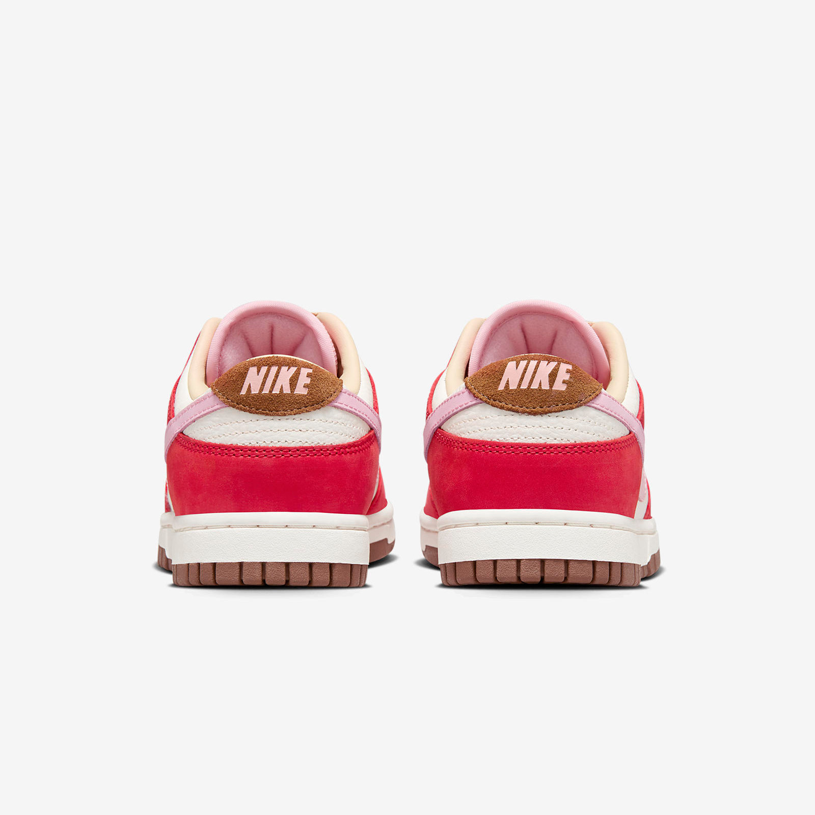 Nike Dunk Low
Sail / Sport Red