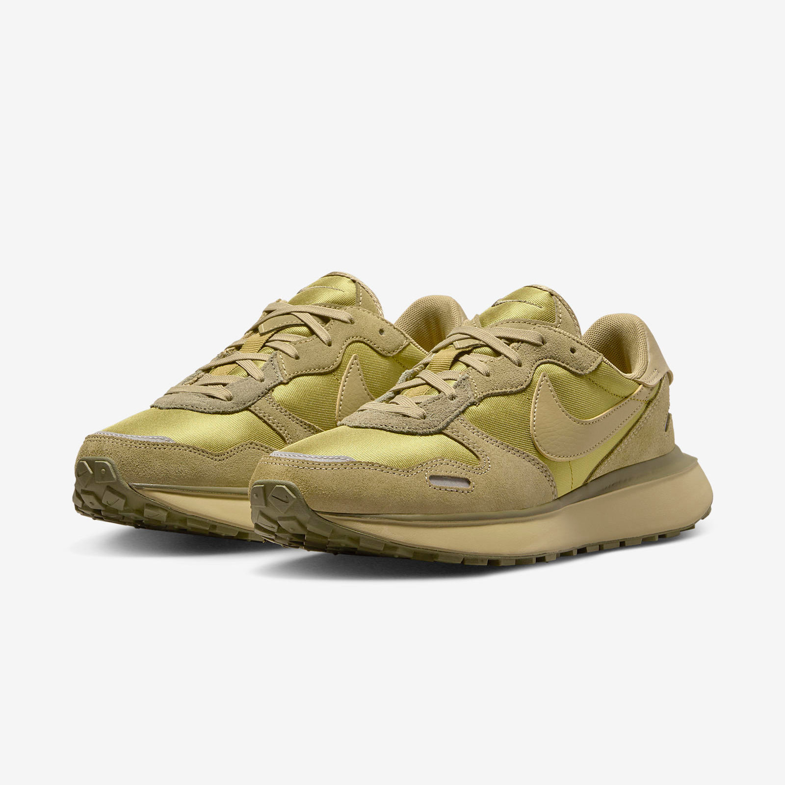 Nike Phoenix Waffle
« Neutral Olive »