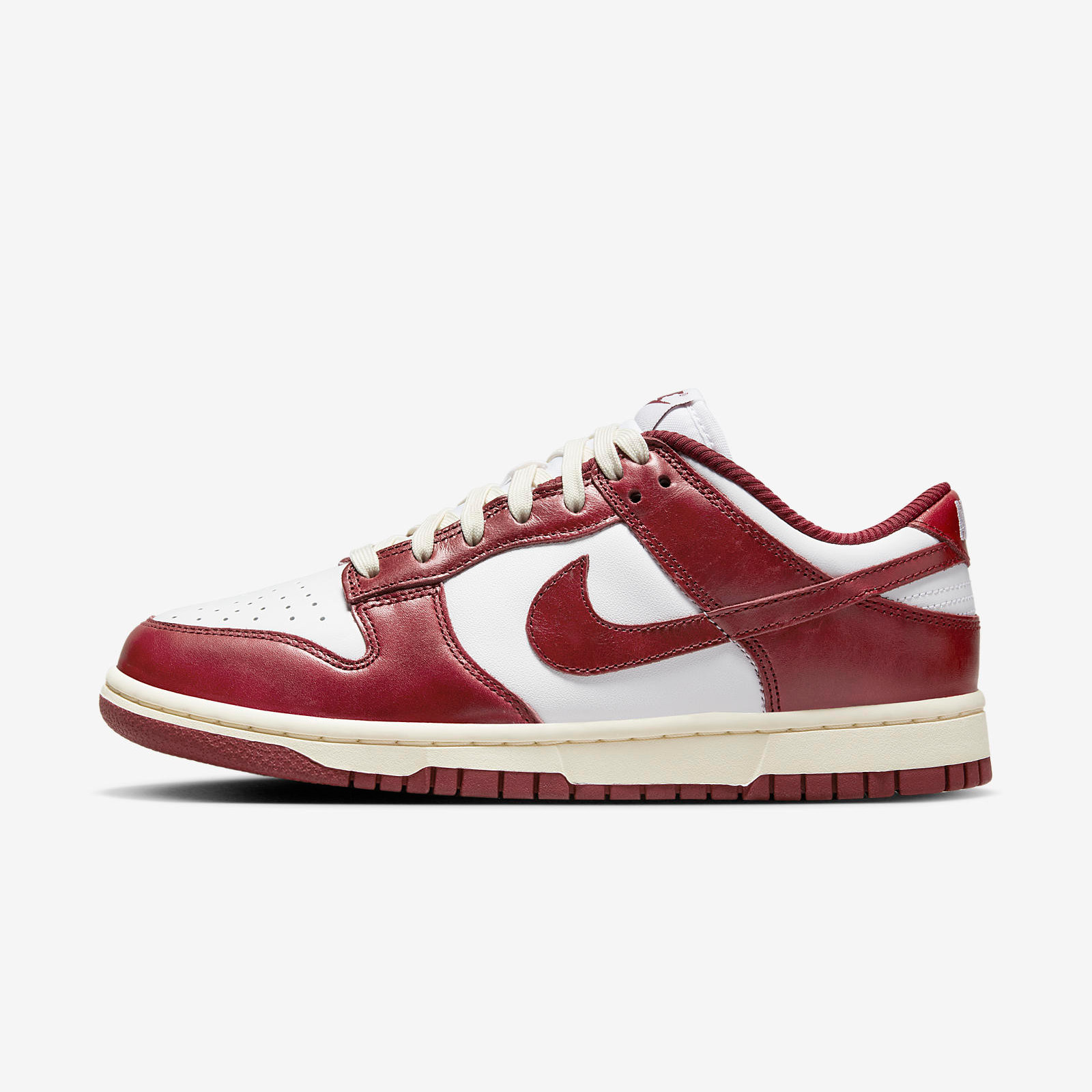 Nike Dunk Low
« Team Red »