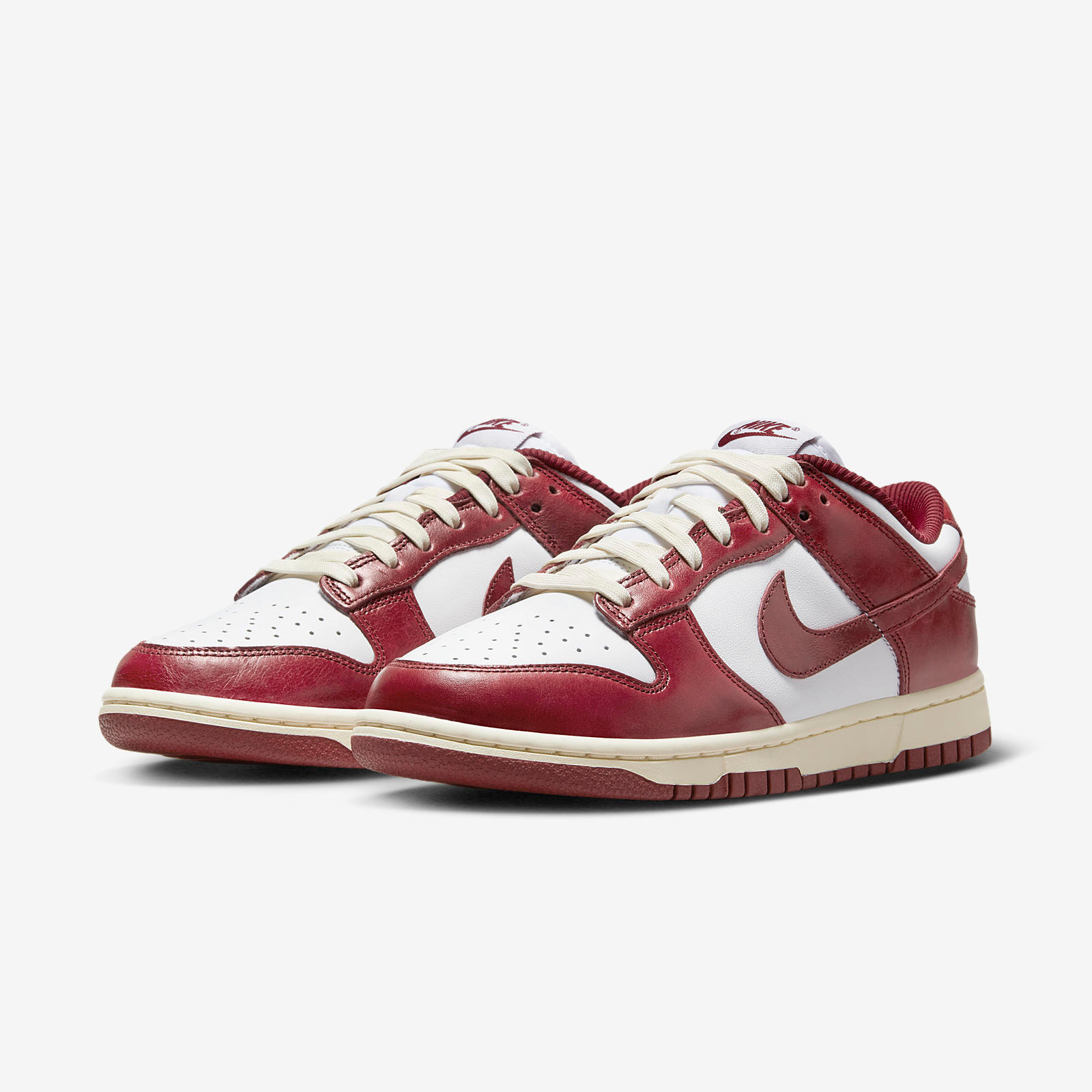 Nike Dunk Low
« Team Red »