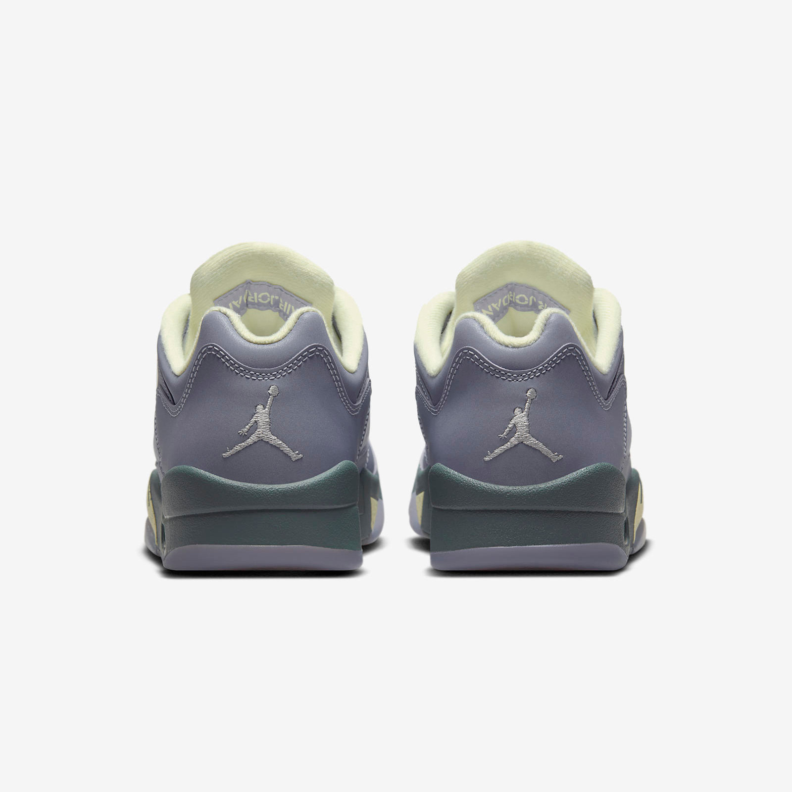 Air Jordan 5 Low
« Indigo Haze »