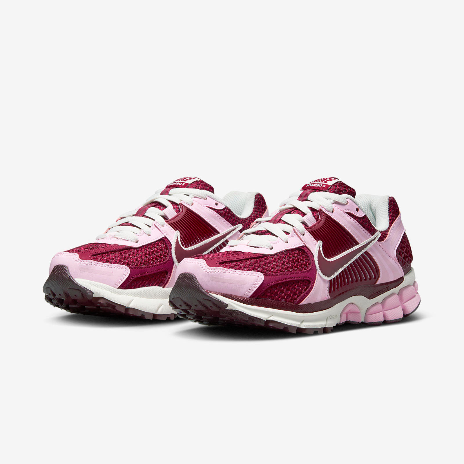 Nike Zoom Vomero 5
Team Red / Pink Foam