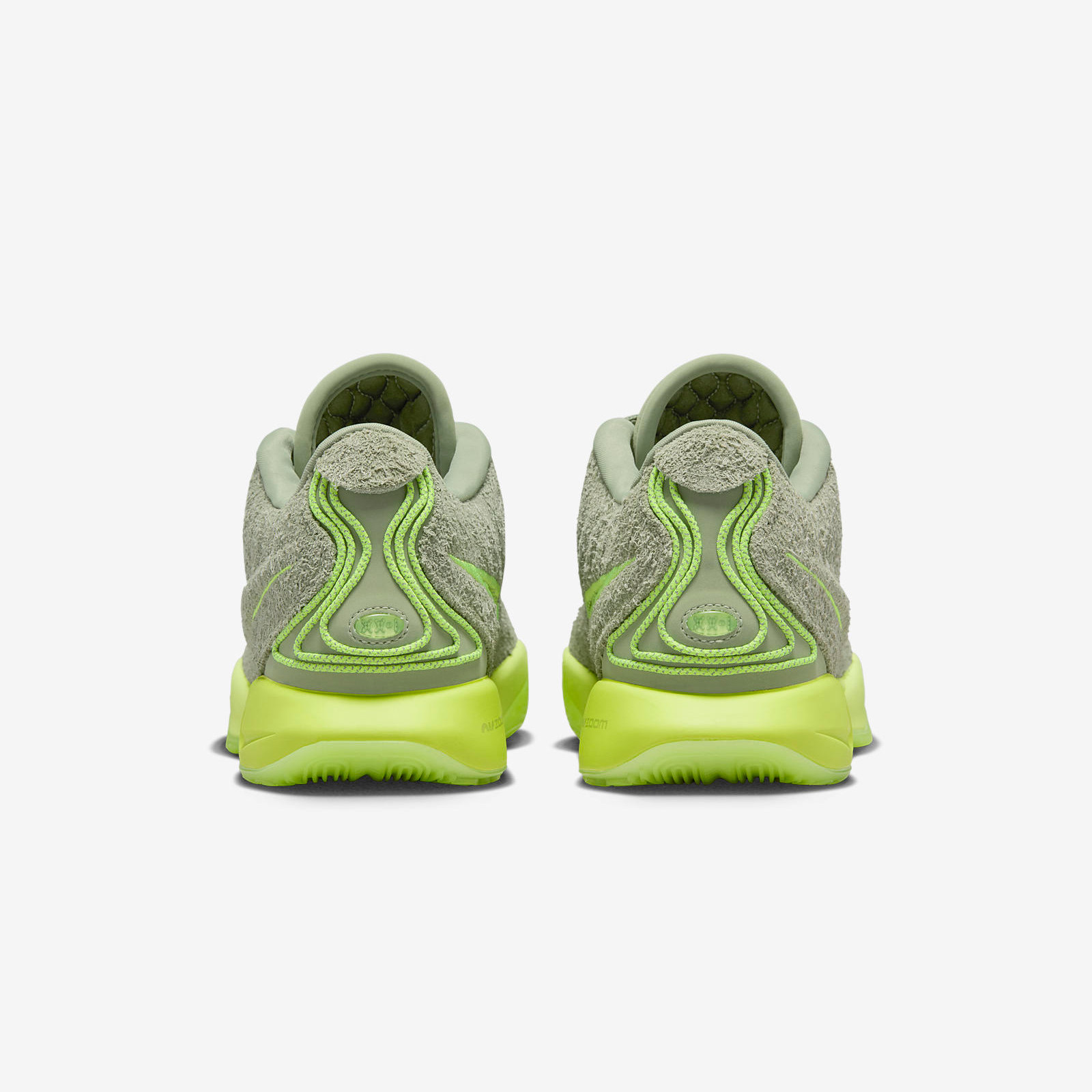 Nike LeBron 21
« Algae »