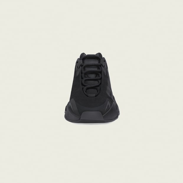 Adidas Yeezy Boost 700
MNVN « Triple Black »