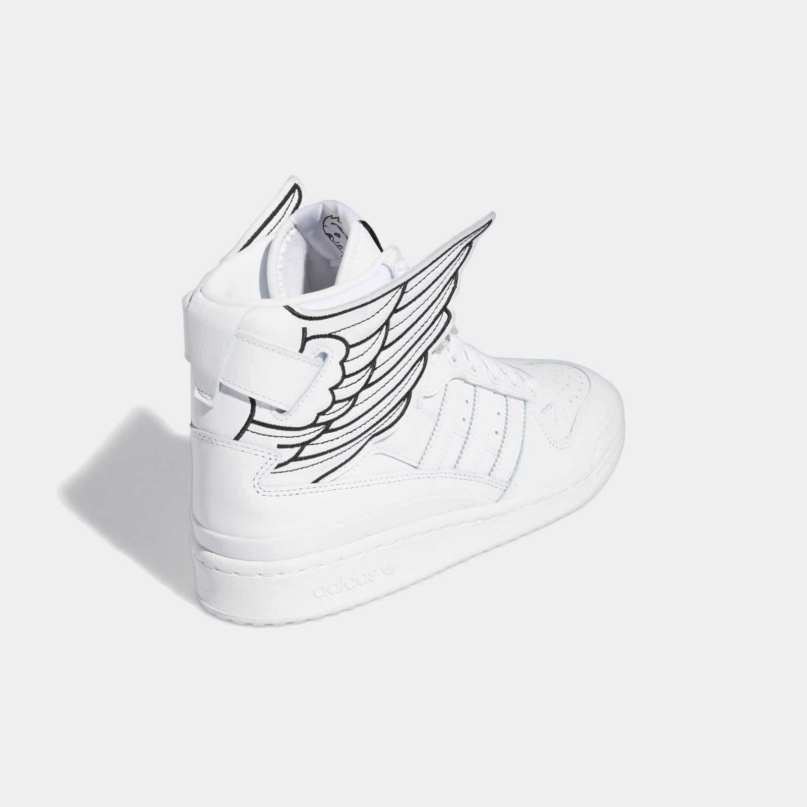 Jeremy Scott x Adidas
Forum Hi Wings 4.0
« Footwear White »