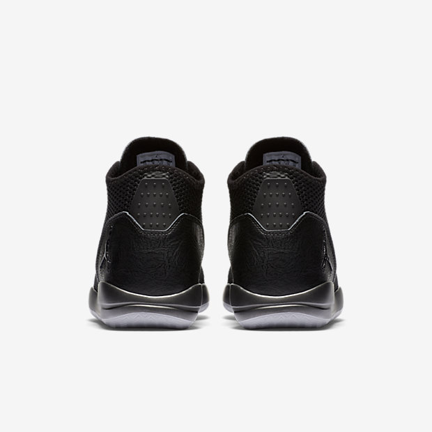 Jordan Reveal Premium
Wolf Grey / Black
