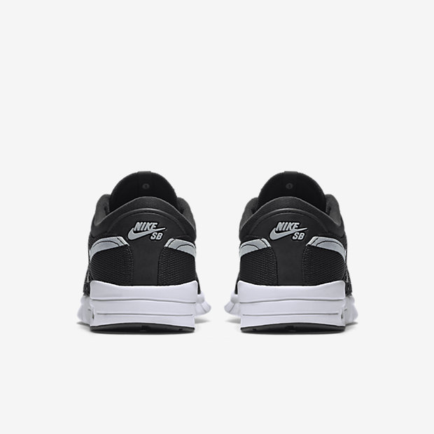 Nike SB Koston Max
Black / White / Wolf Grey