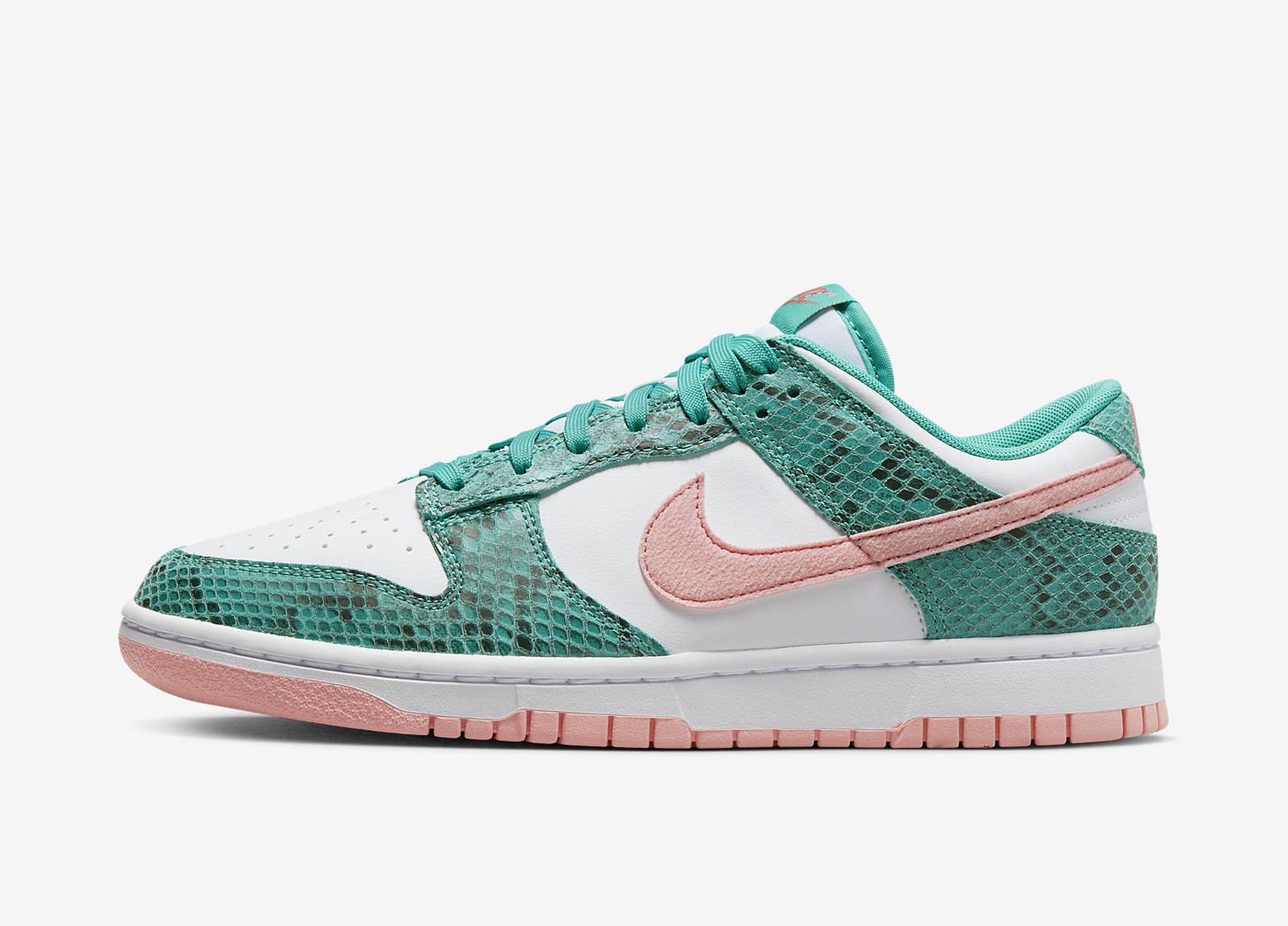 Nike Dunk Low
« Washed Teal »