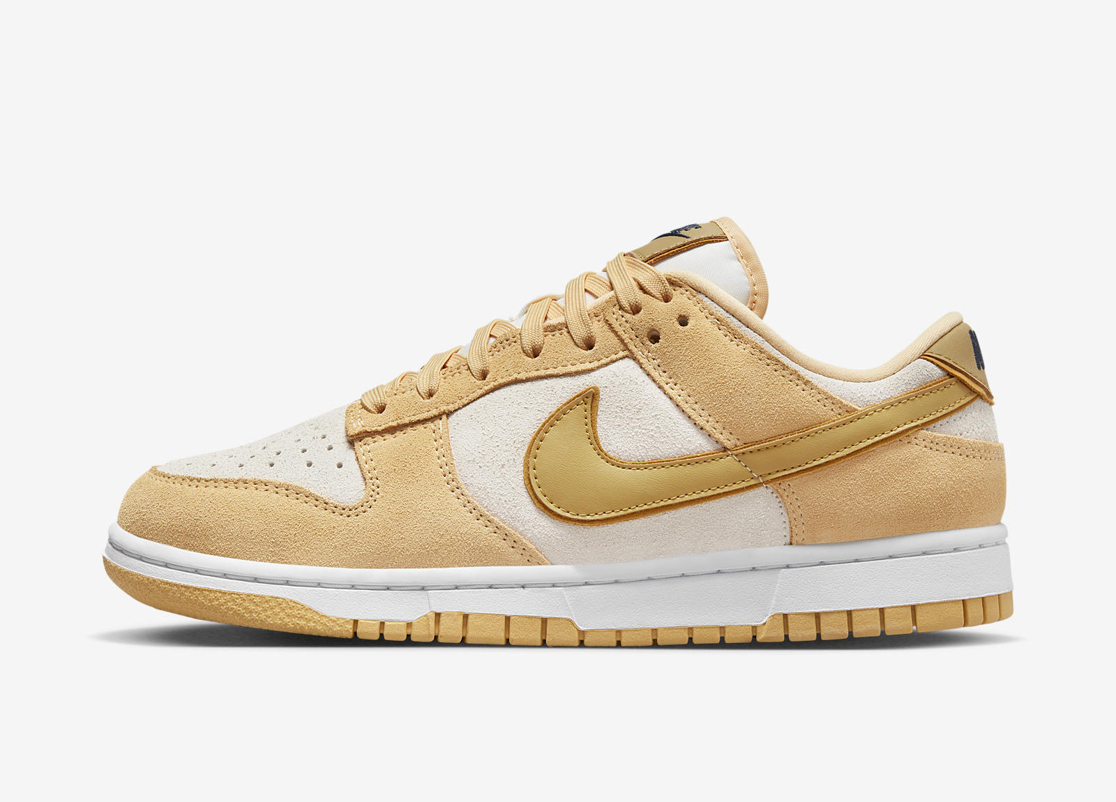Nike Dunk Low
« Gold Suede »