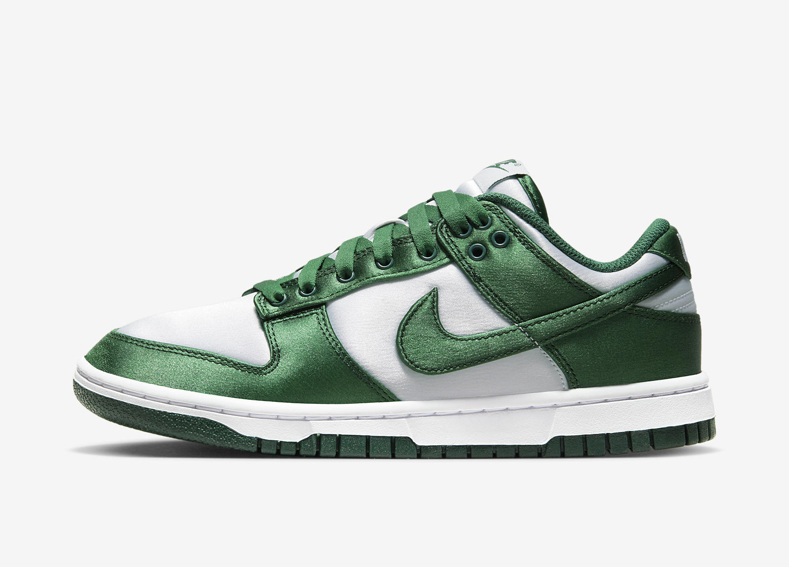 Nike Dunk Low
Green / White